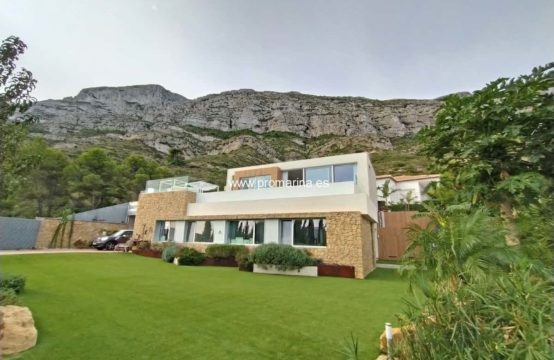 PRO2225A<br>Exclusiva villa de lujo con vistas panorámicas al mar