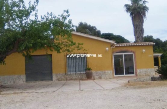 PRO2967<br>Country house close to the beach with plot of 7750 m²